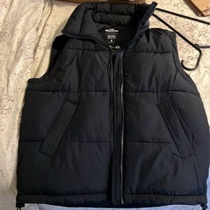 black hollister puffer vest